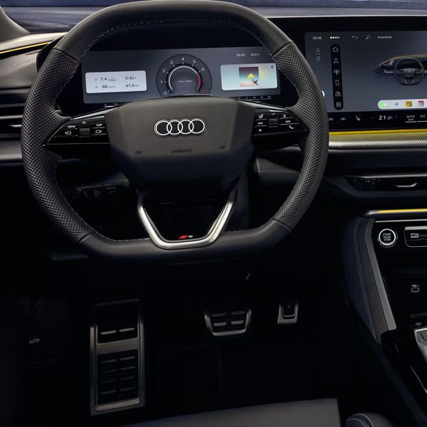 Cockpit und Beifahrerdisplay im Audi Q5 Sportback